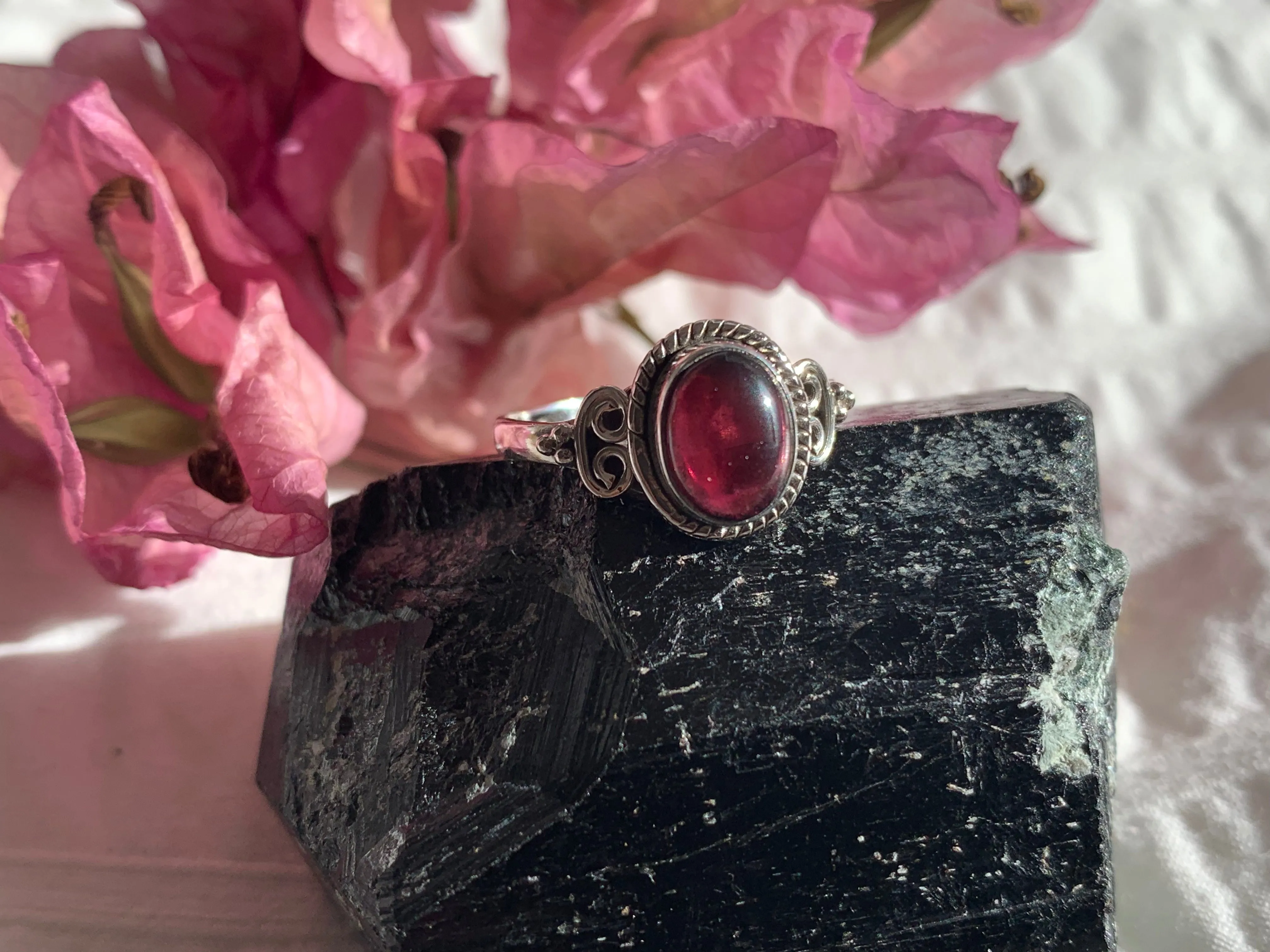 Garnet Alta Ring