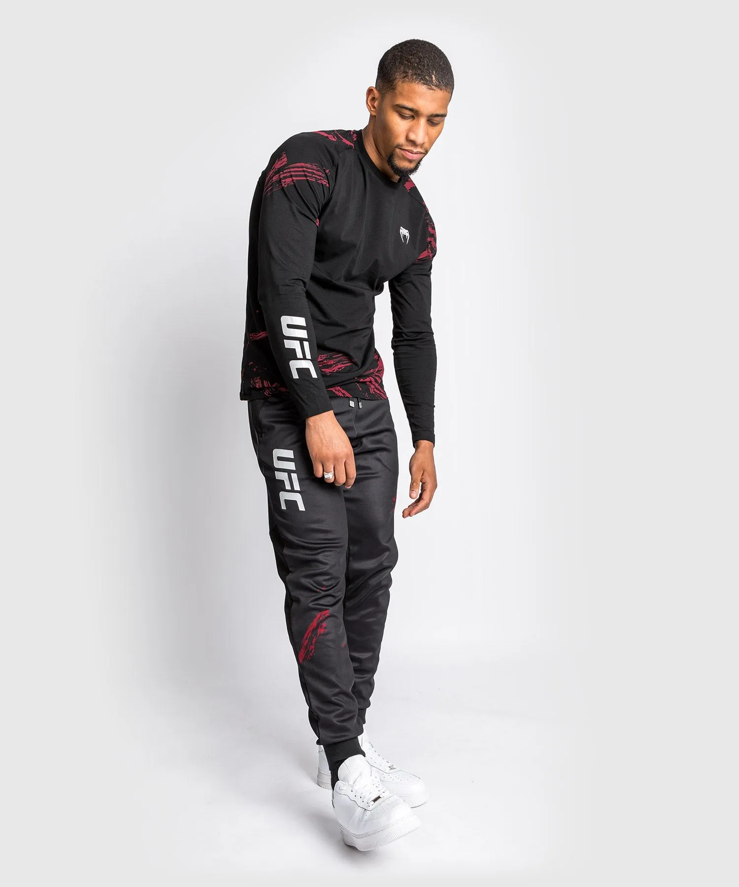 UFC Venum Authentic Fight Week 2.0 Sweatpants - Black/Red