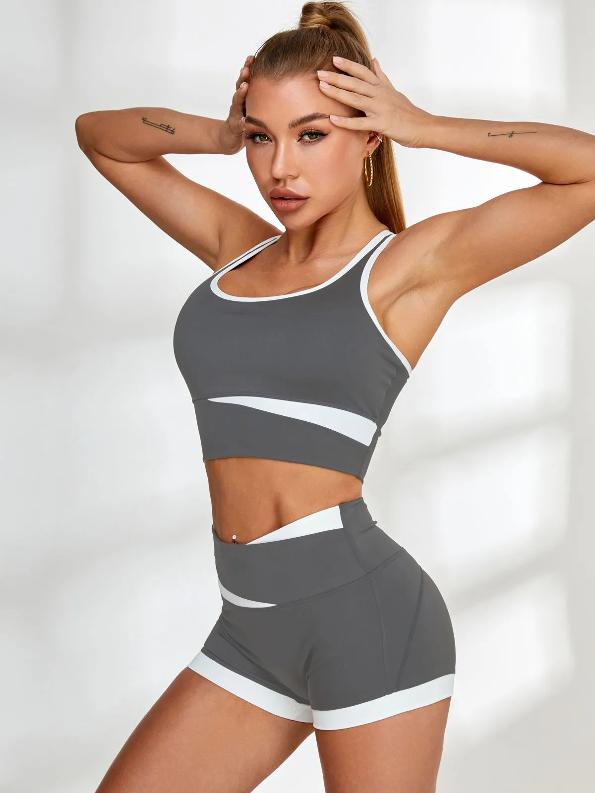 ZASUWA Female Contrast Color Hip-lift Spandex Gym Booty Shorts